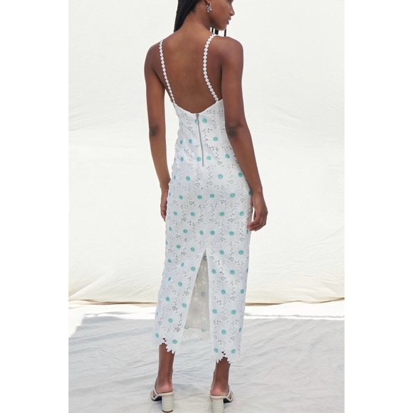 Saylor Calibria Daisy Embroidered Midi Dress in White EUC - Picture 5 of 10